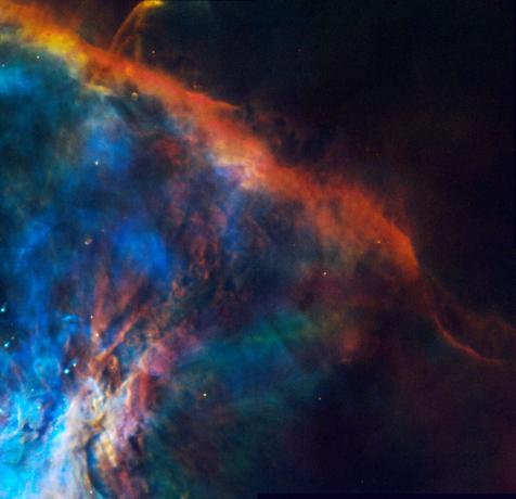 1992年12月16日HST发布第一张真彩色的猎户座大星云边缘的图像