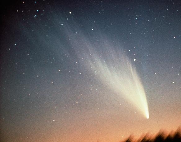 1976年3月9日的威斯特彗星