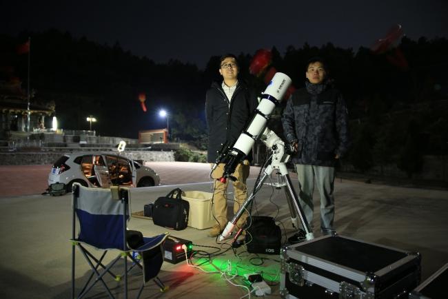 泉州一中天文社@张滨泓老师（左），泉州“南方天文”团队@河豚素